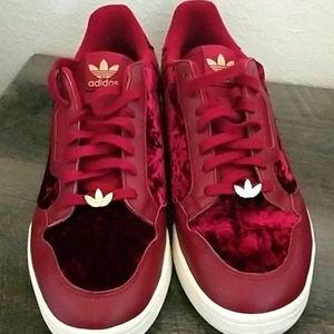 Adidas Tennis Shoes